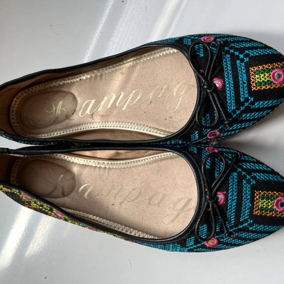 Embroidery shoes size 9 1/2 rampage cross stitch boho artsy flats - Picture 2 of 10